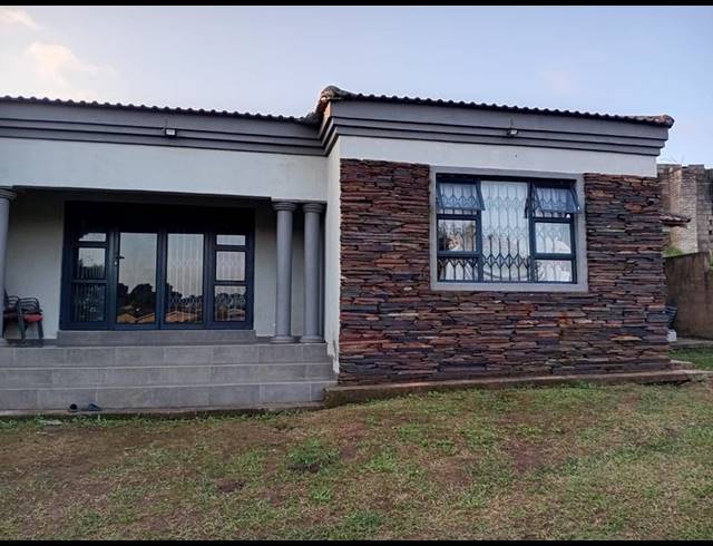 4 BEDROOM HOUSE FOR SALE IN NGWELEZANA